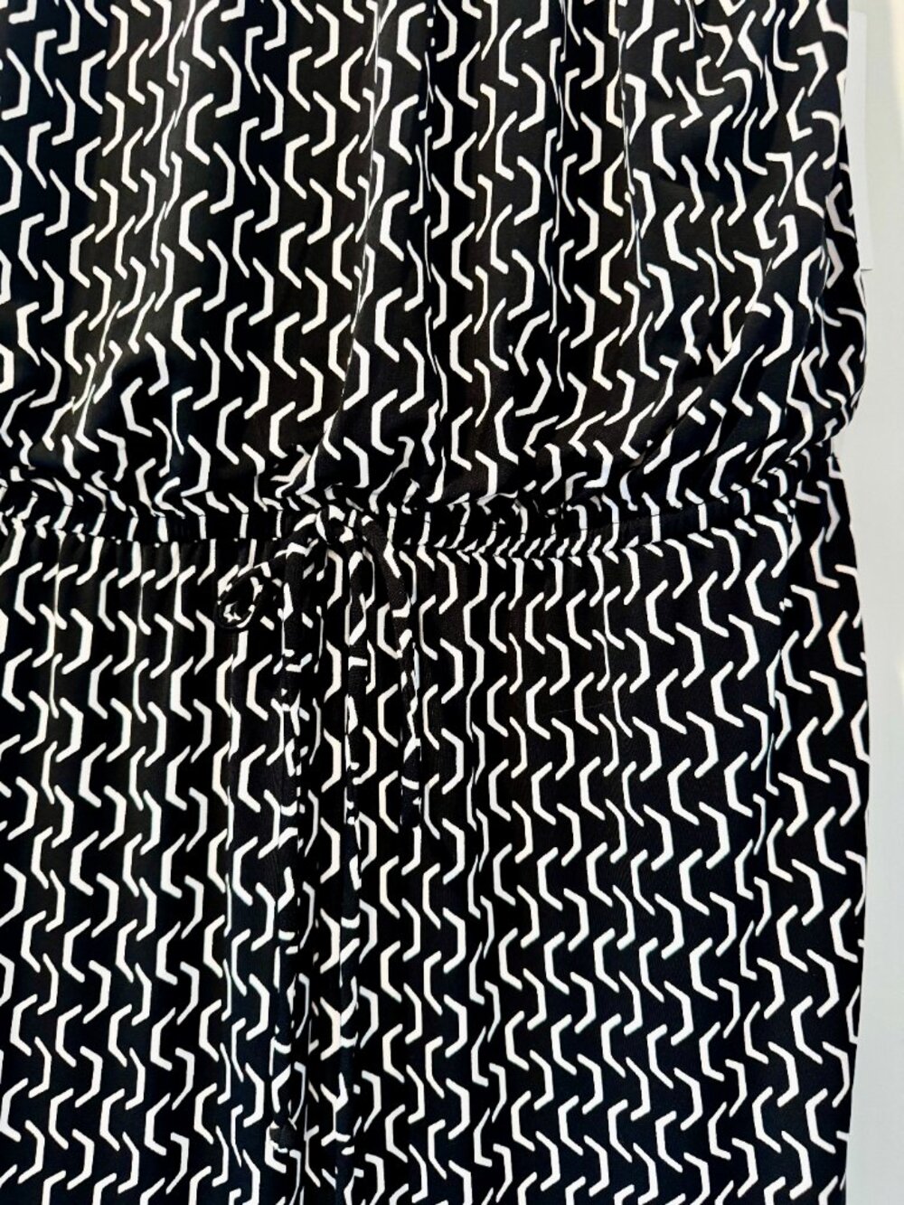 Enfocus Studio NWT Black & White Geometric Halter Jumpsuit - Size 12 - Picture 10 of 11